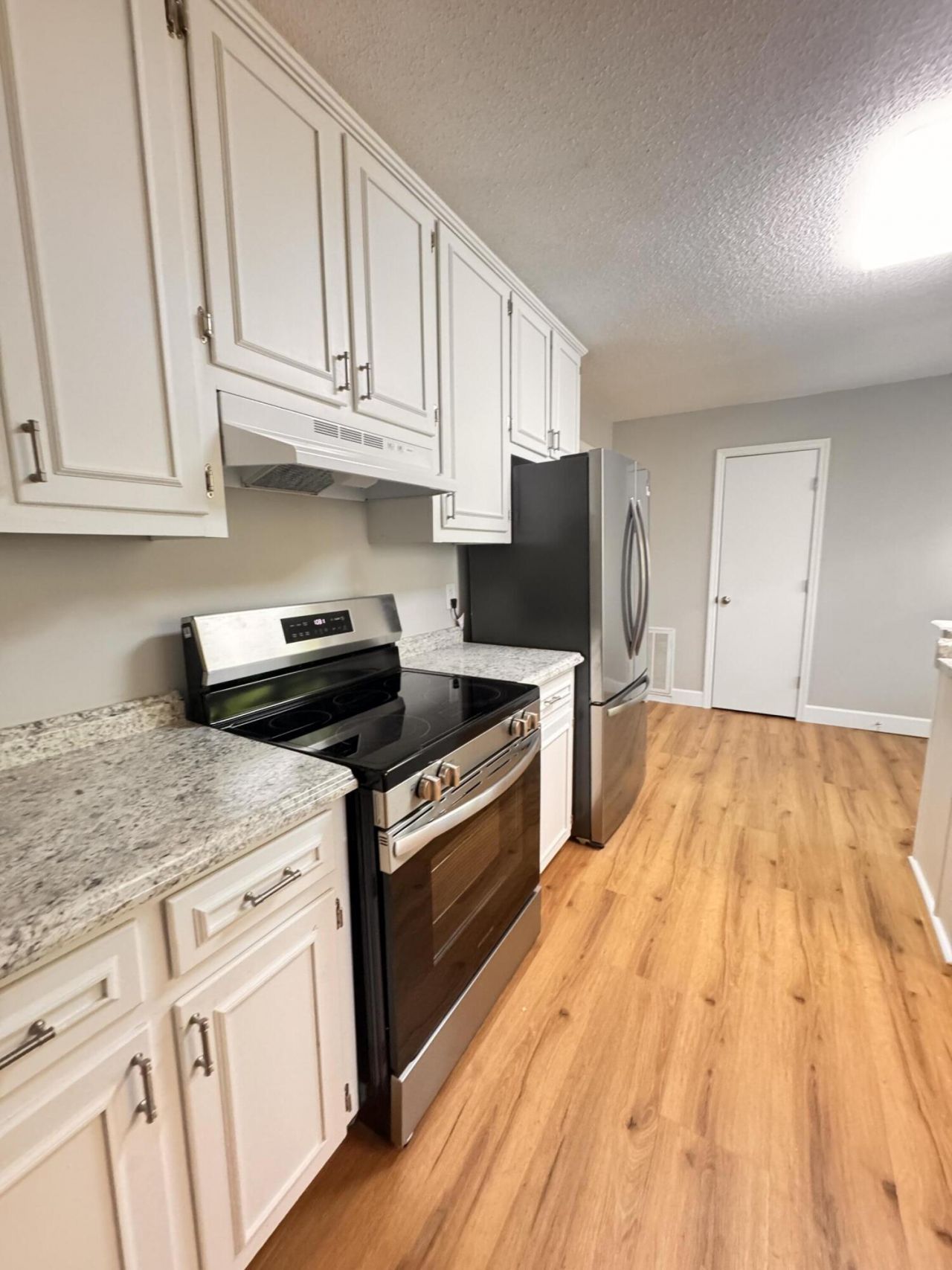 210 Grayson Street Photo 46