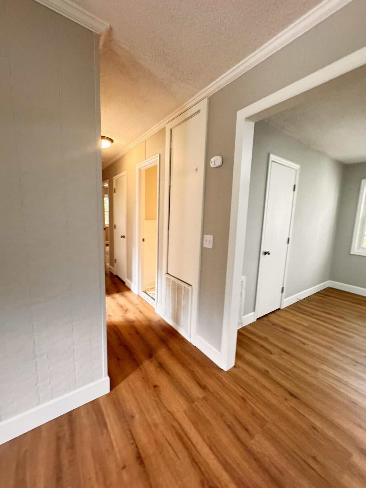 210 Grayson Street Photo 9