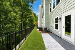 479 Caledon Court photo 4