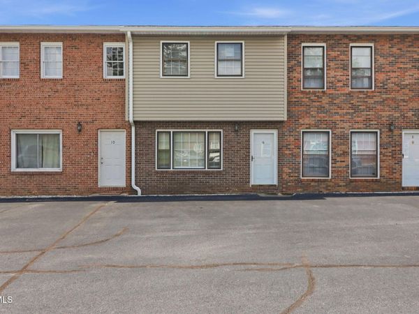 3539 Netherland Inn Road, Unit 9, Kingsport, TN 37660