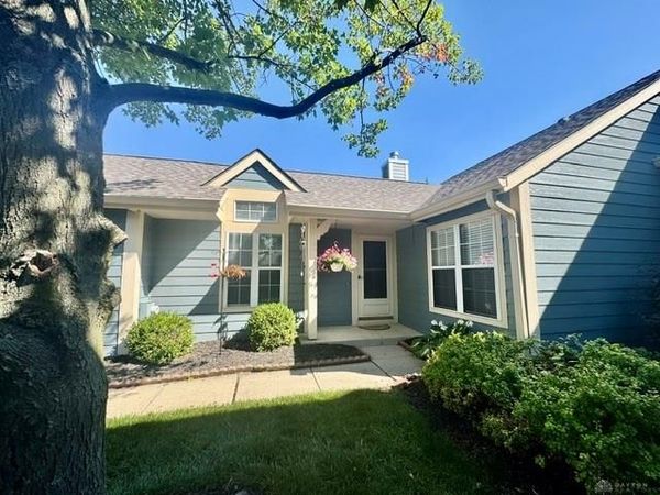 169 Queens Crossing, Centerville, OH 45458