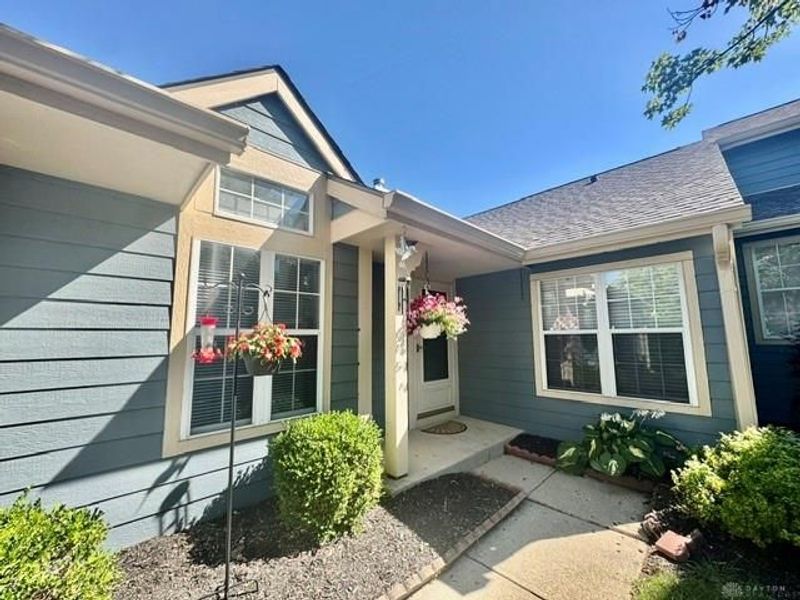 169 Queens Crossing, Centerville, OH 45458 Photo 2