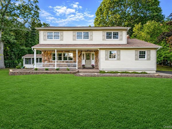 93 N Country Road , Shoreham, NY 11786