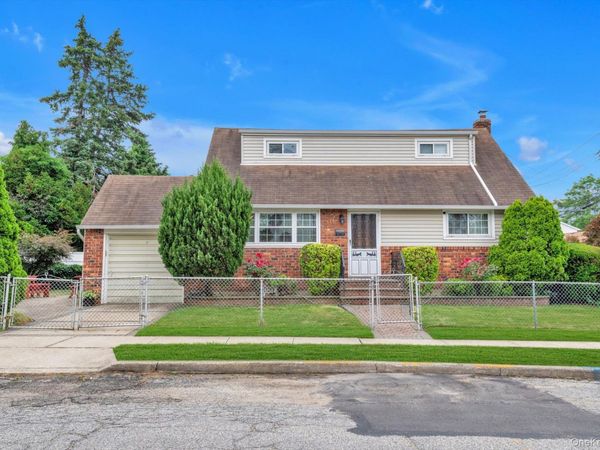 1389 B Street , Elmont, NY 11003