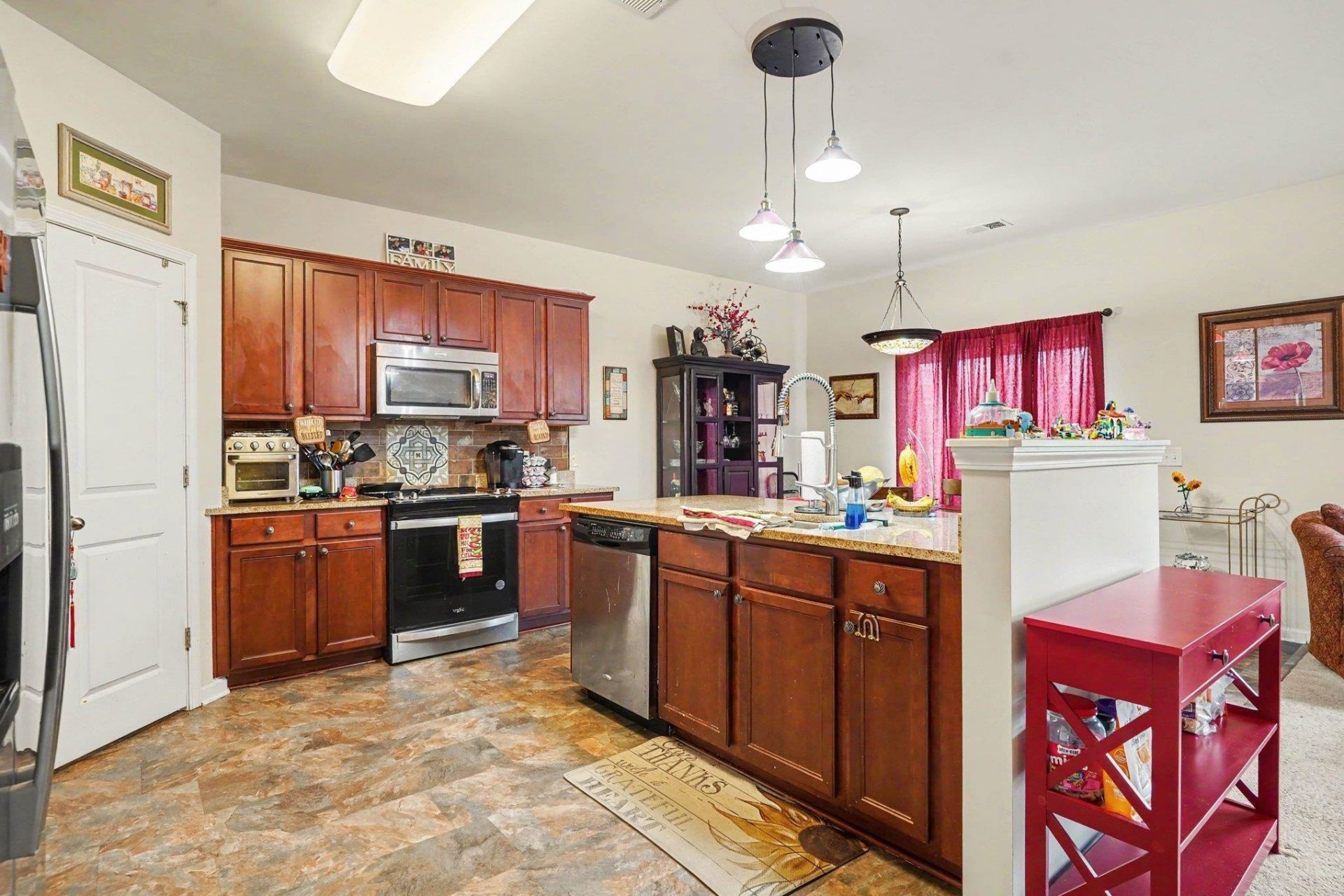1041 Balmore Dr.  Photo 5