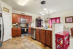 1041 Balmore Dr.  photo 4