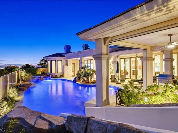 19 Club Vista Drive, Henderson, NV 89052