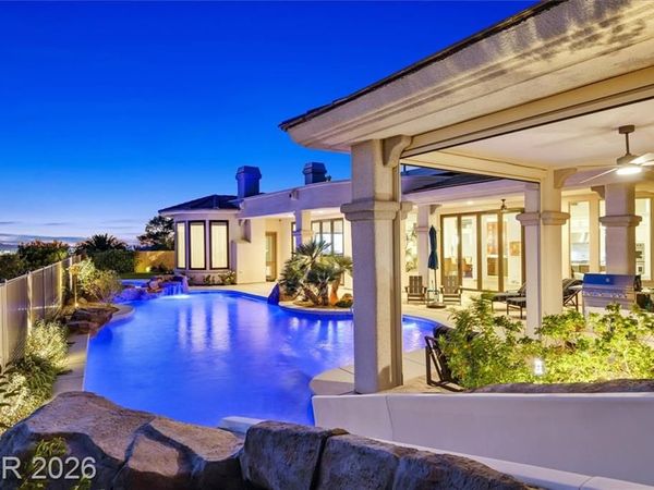 19 Club Vista Drive, Henderson, NV 89052