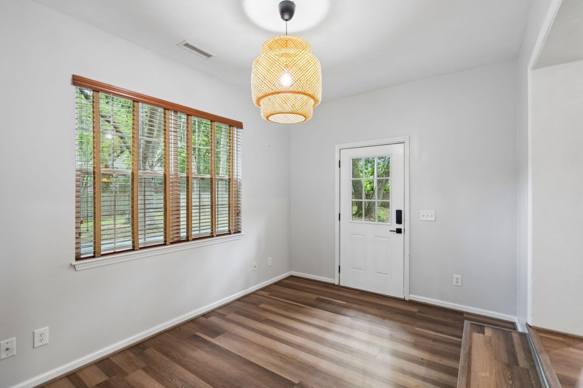 18 Hillcreek Boulevard Photo 25