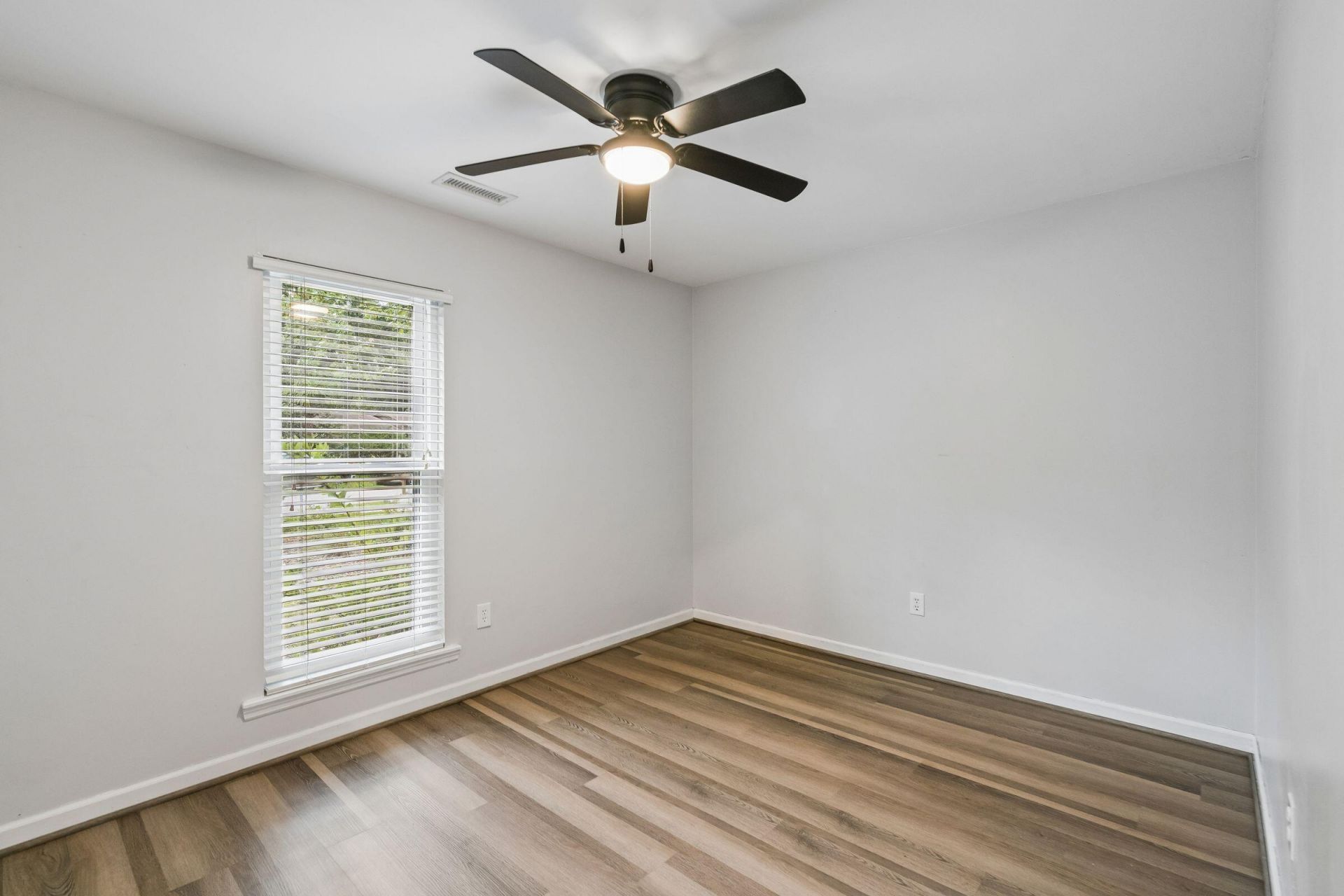 18 Hillcreek Boulevard Photo 28