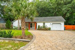 18 Hillcreek Boulevard photo 4