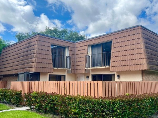 185 Charter Way, West Palm Beach, FL 33407
