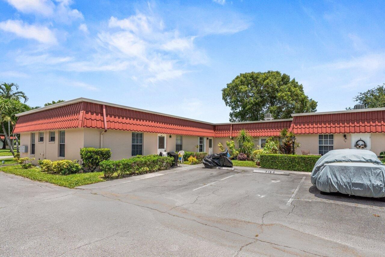713 Nantucket Circle, Unit B, Lake Worth, FL 33467 Photo