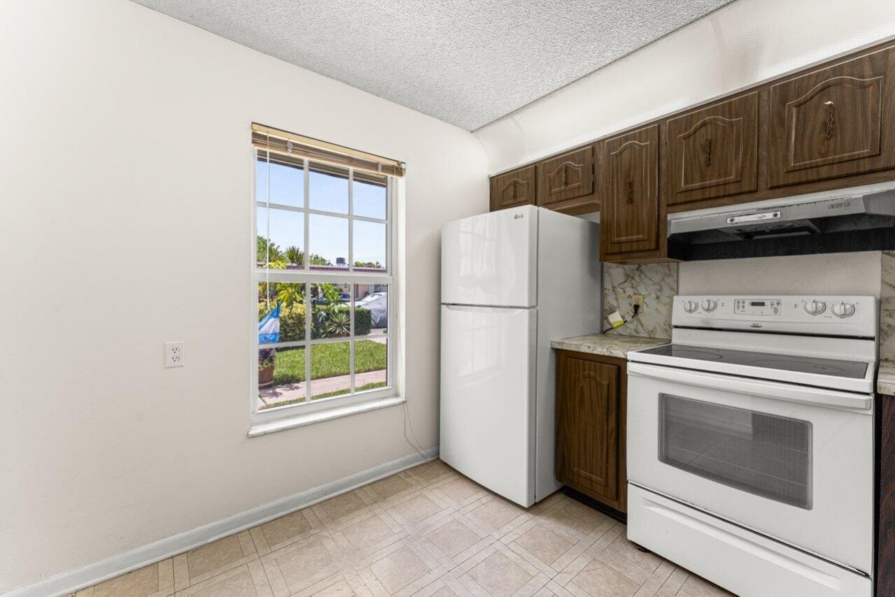 713 Nantucket Circle, Unit B, Lake Worth, FL 33467 Photo