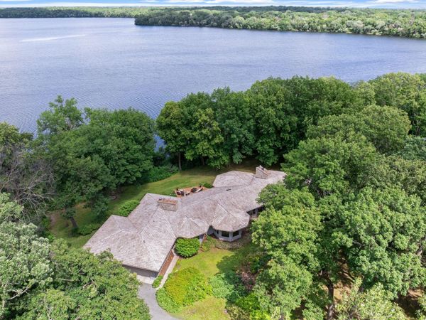22 Evergreen Road, North Oaks, MN 55127