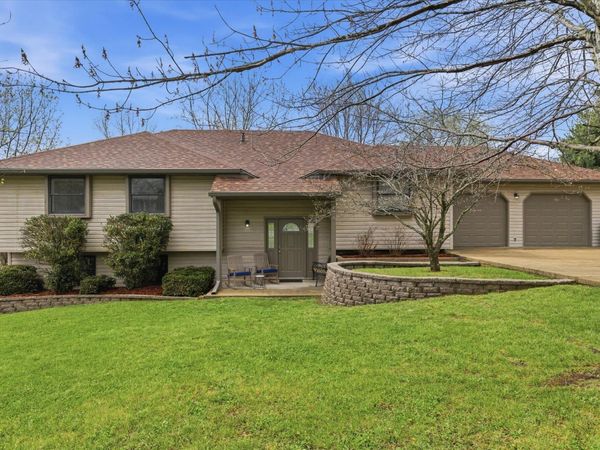 1013 Sassafras , Willow Springs, MO 65793