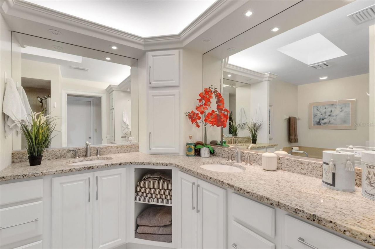3902 Wilshire Drive, Unit 98, Sarasota, FL 34238 Photo