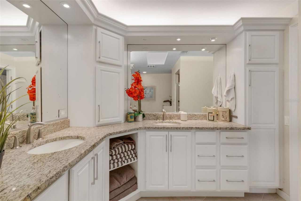 3902 Wilshire Drive, Unit 98, Sarasota, FL 34238 Photo