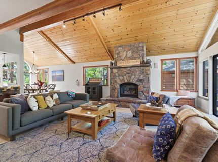 12303 Snowpeak Way, Truckee, CA 96161 Photo