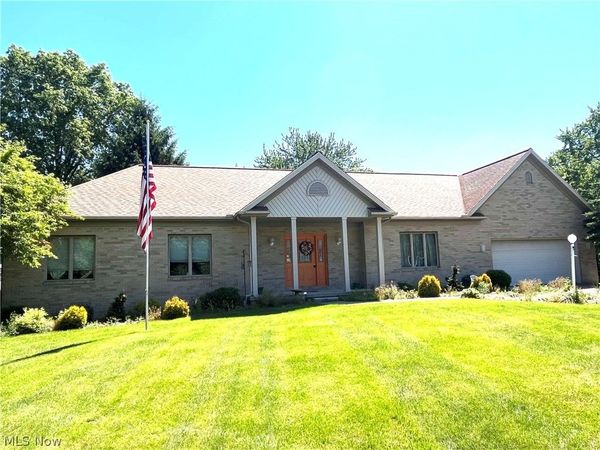 4524 Leawood Drive NE, Canton, OH 44714