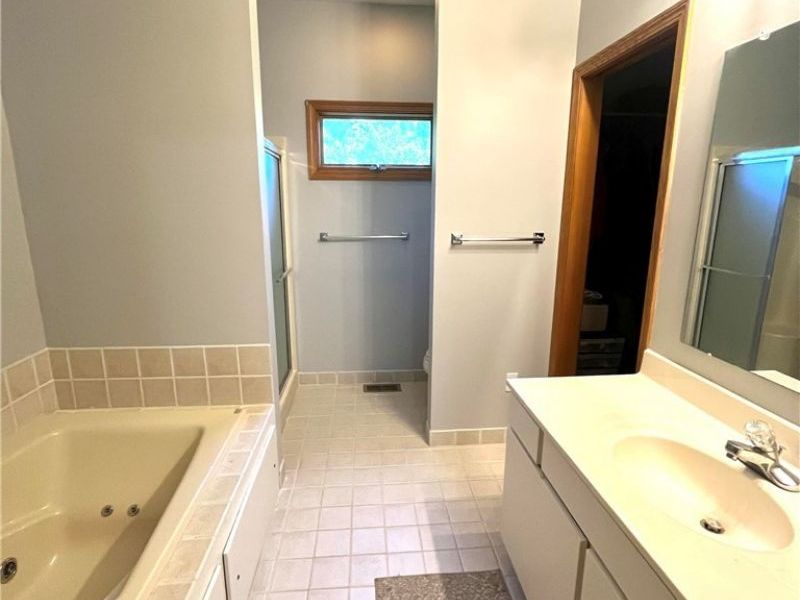 4524 Leawood Drive NE, Canton, OH 44714 Photo 17