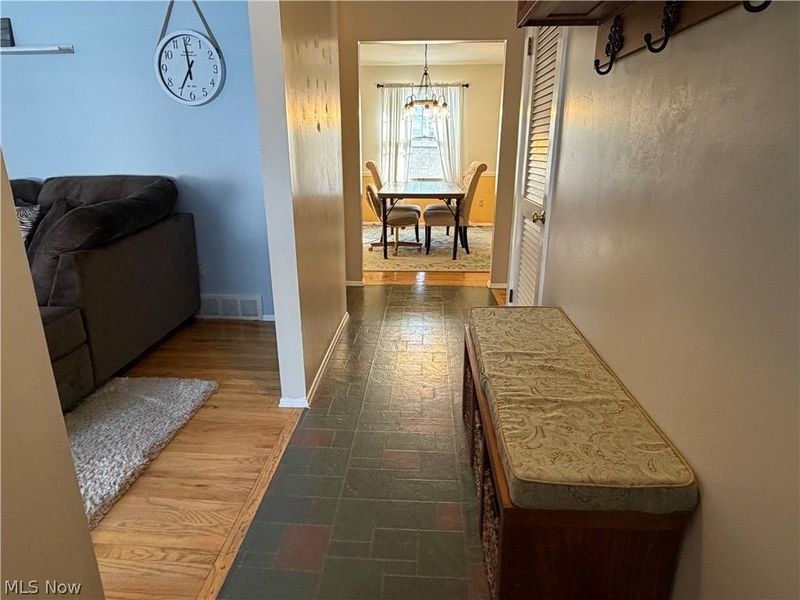 702 Beryl Drive , Kent, OH 44240 Photo 9