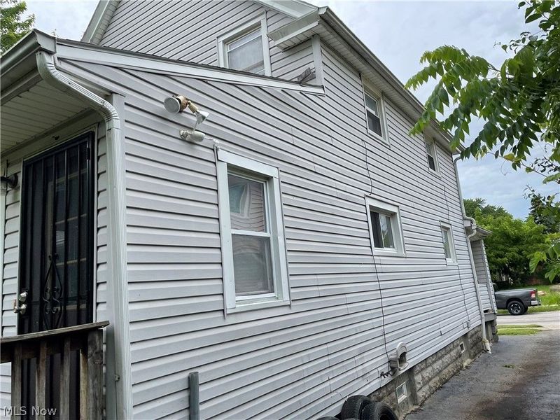 7906 Force Ave, Cleveland, OH 44105 Photo 2