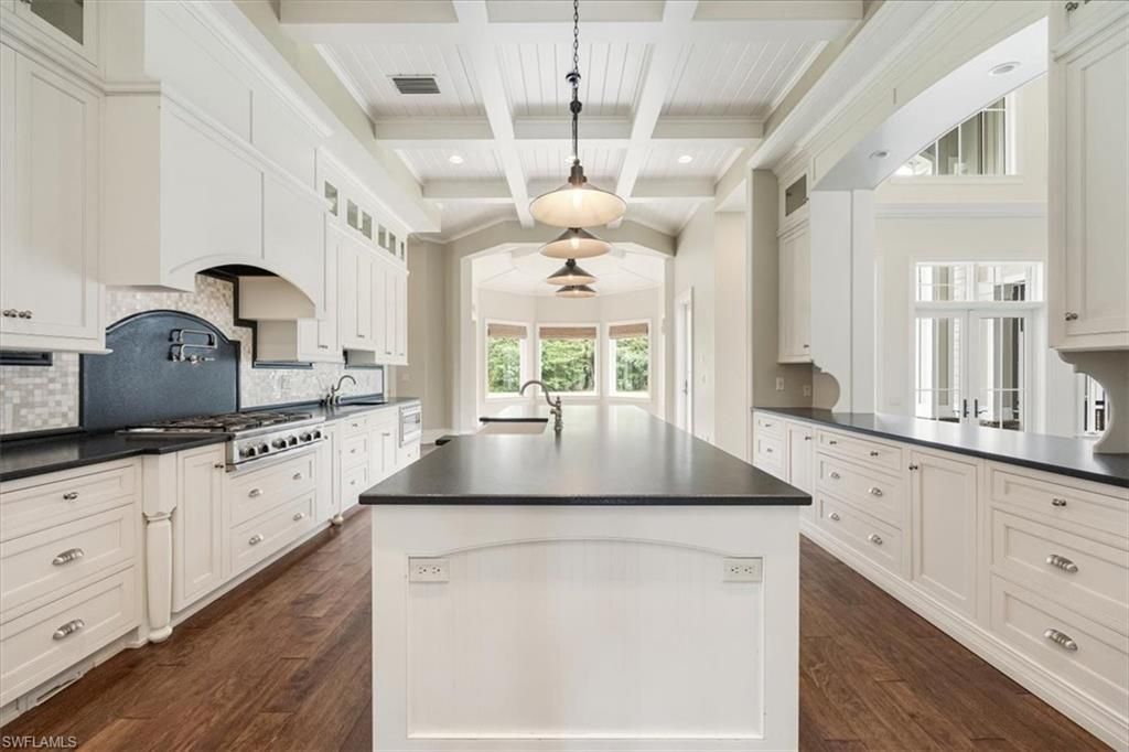 2263 Coach House Ln, Naples, FL 34105 Photo