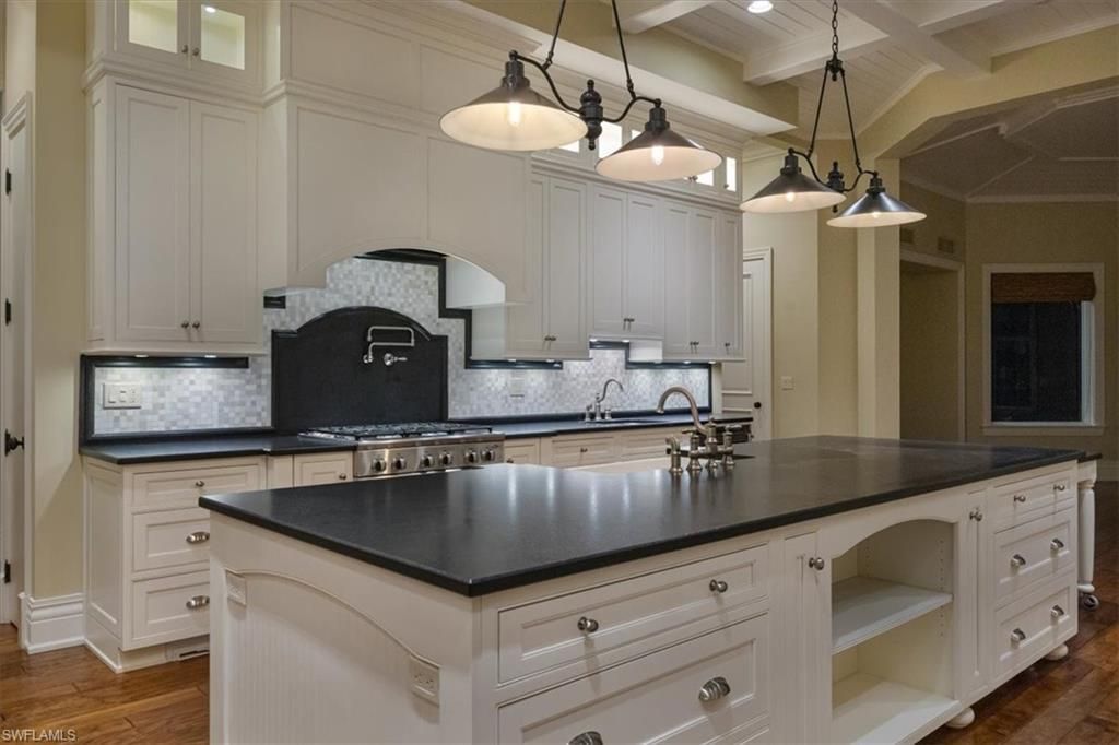 2263 Coach House Ln, Naples, FL 34105 Photo