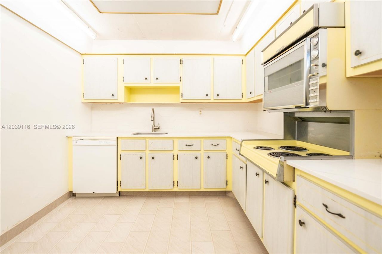 9500 W Bay Harbor Dr, Unit 7D, Bay Harbor Islands, FL 33154 Photo