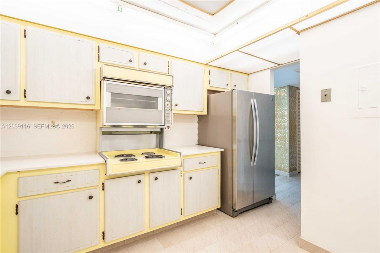 9500 W Bay Harbor Dr, Unit 7D, Bay Harbor Islands, FL 33154 Photo