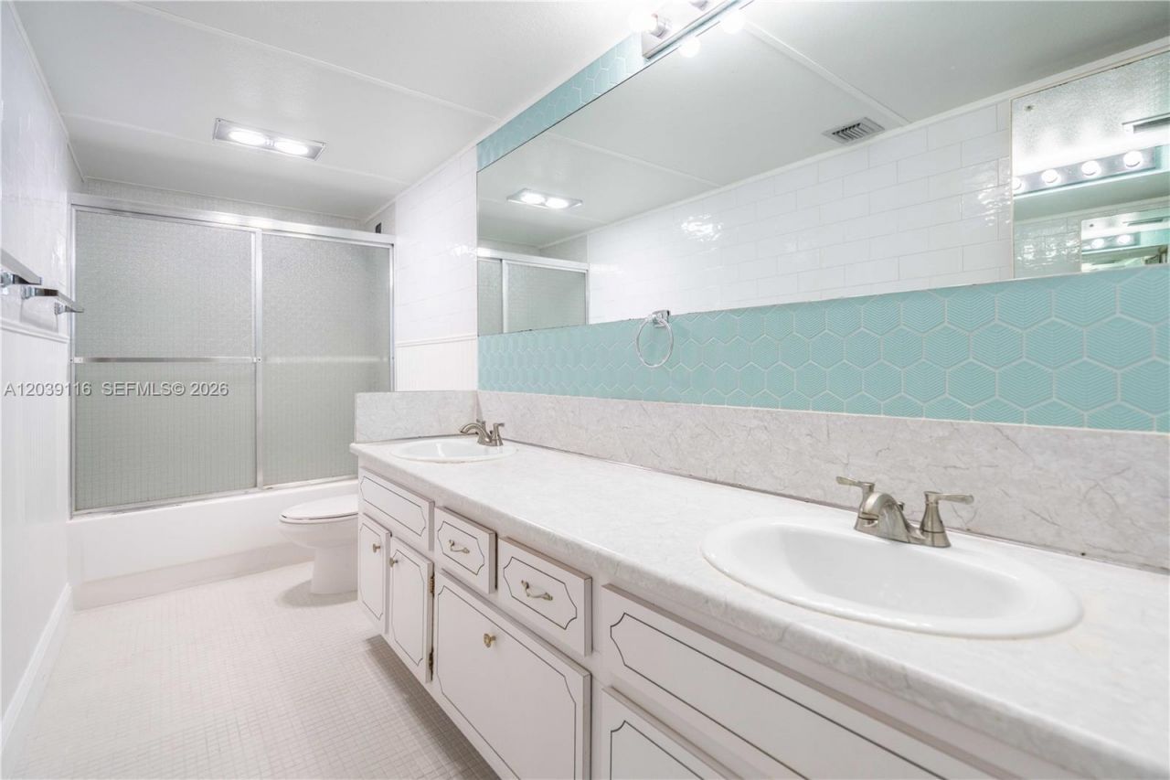 9500 W Bay Harbor Dr, Unit 7D, Bay Harbor Islands, FL 33154 Photo