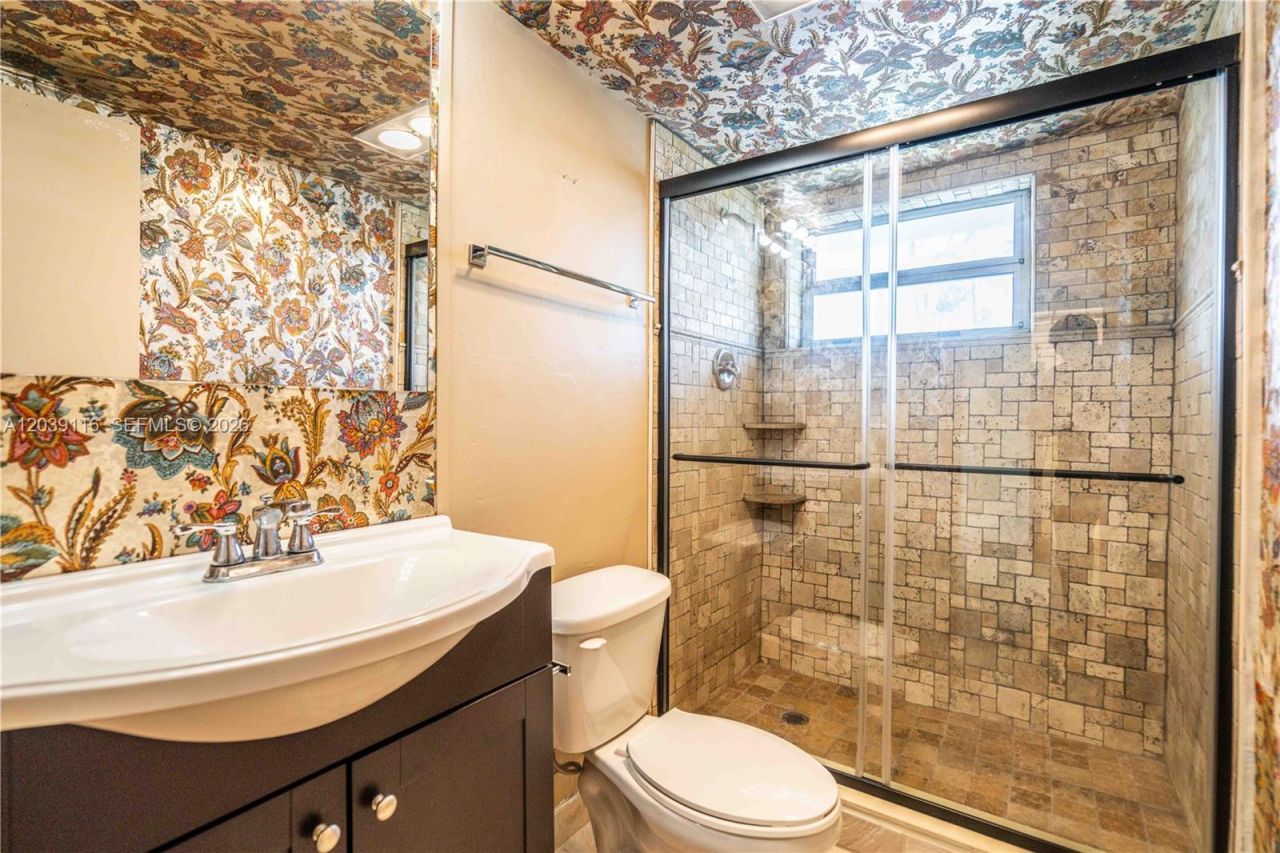 9500 W Bay Harbor Dr, Unit 7D, Bay Harbor Islands, FL 33154 Photo