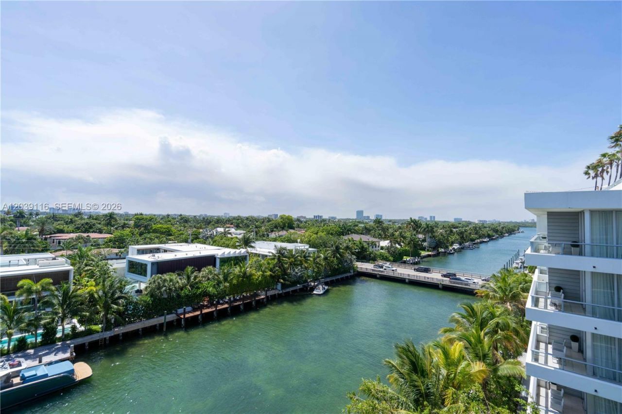 9500 W Bay Harbor Dr, Unit 7D, Bay Harbor Islands, FL 33154 Photo