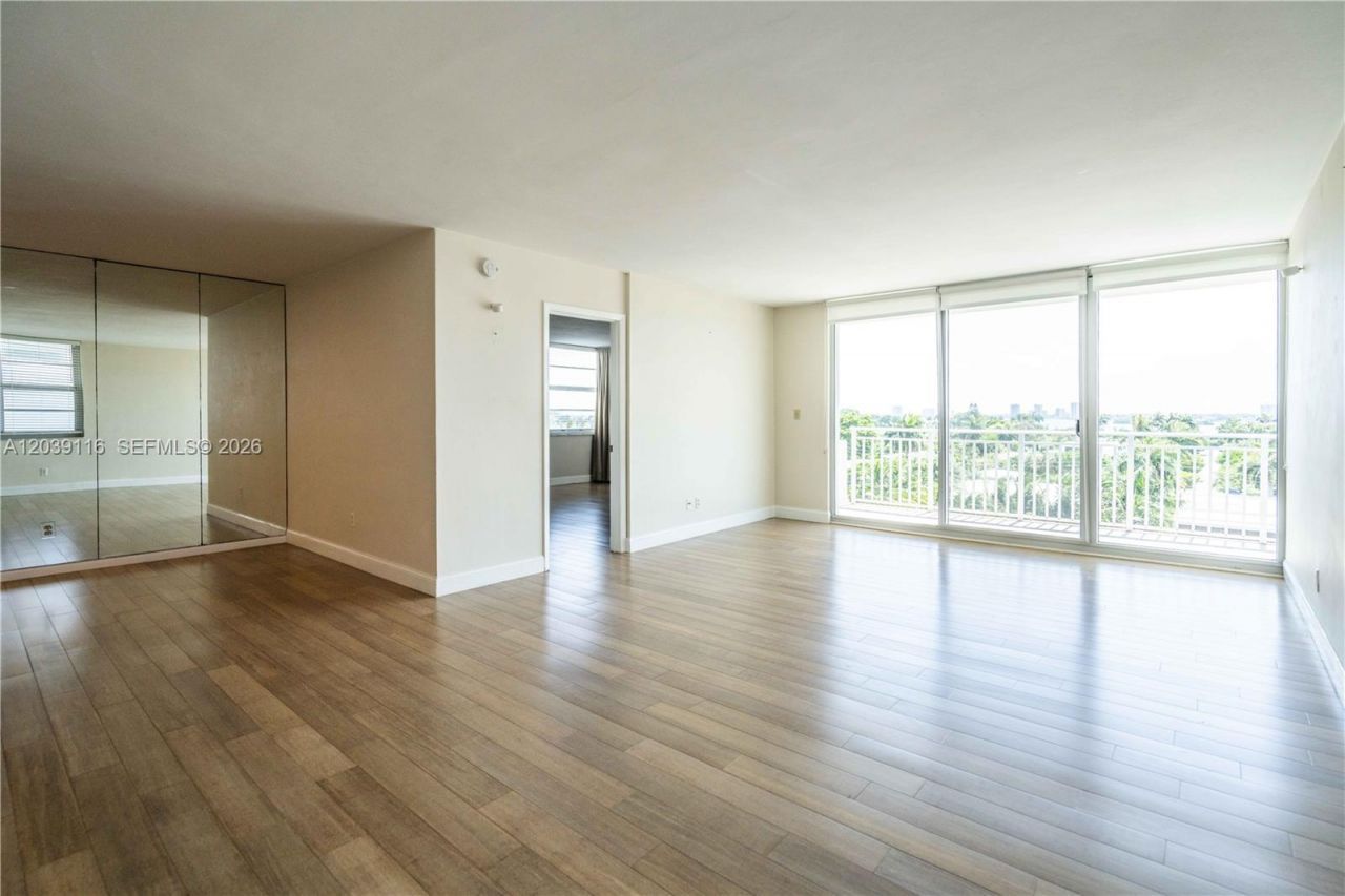9500 W Bay Harbor Dr, Unit 7D, Bay Harbor Islands, FL 33154 Photo