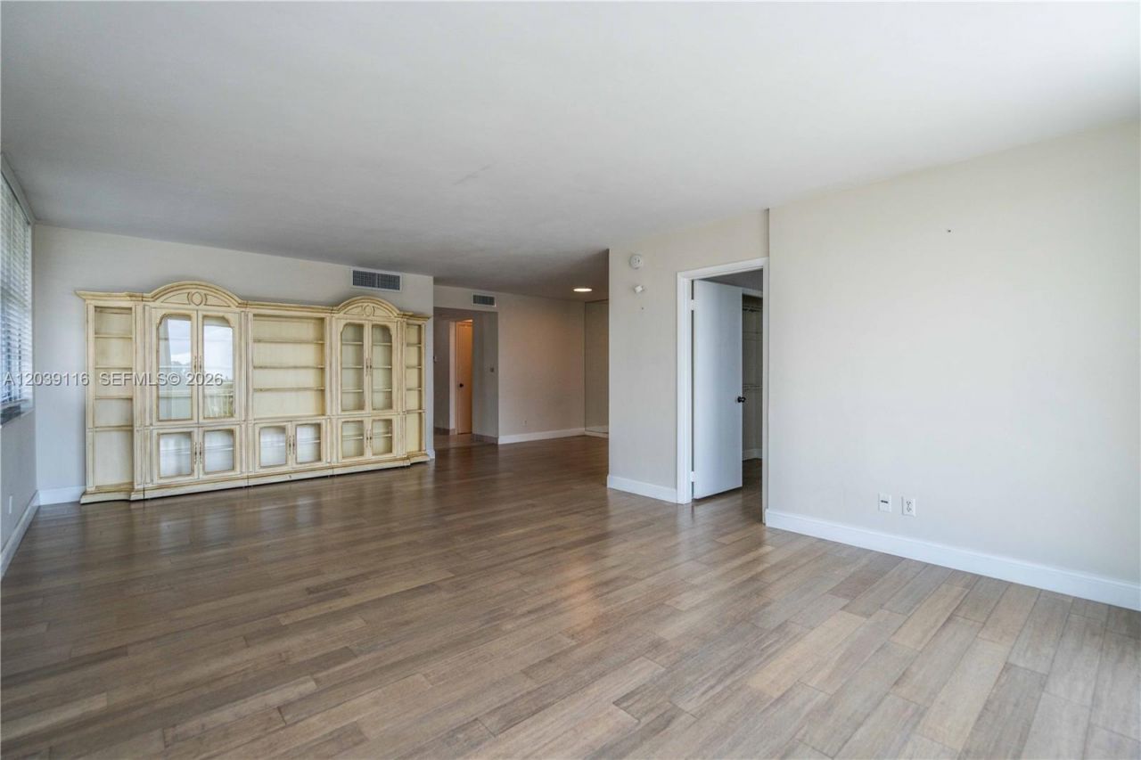 9500 W Bay Harbor Dr, Unit 7D, Bay Harbor Islands, FL 33154 Photo