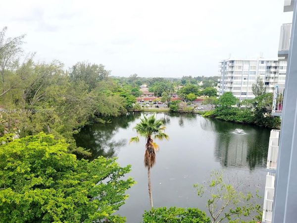 1300 NE Miami Gardens Dr , Unit 720E, Miami, FL 33179
