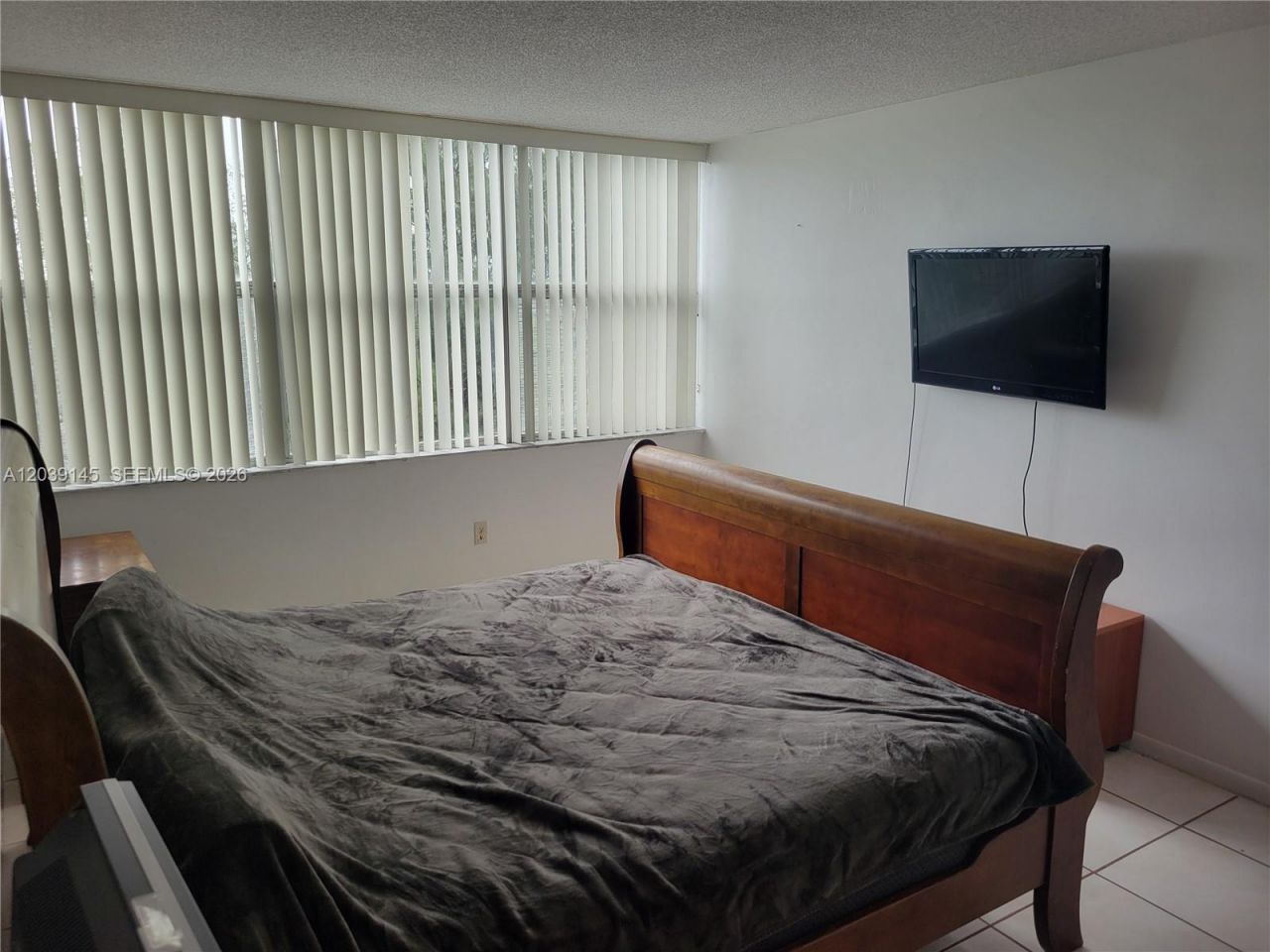 1300 NE Miami Gardens Dr, Unit 720E, Miami, FL 33179 Photo