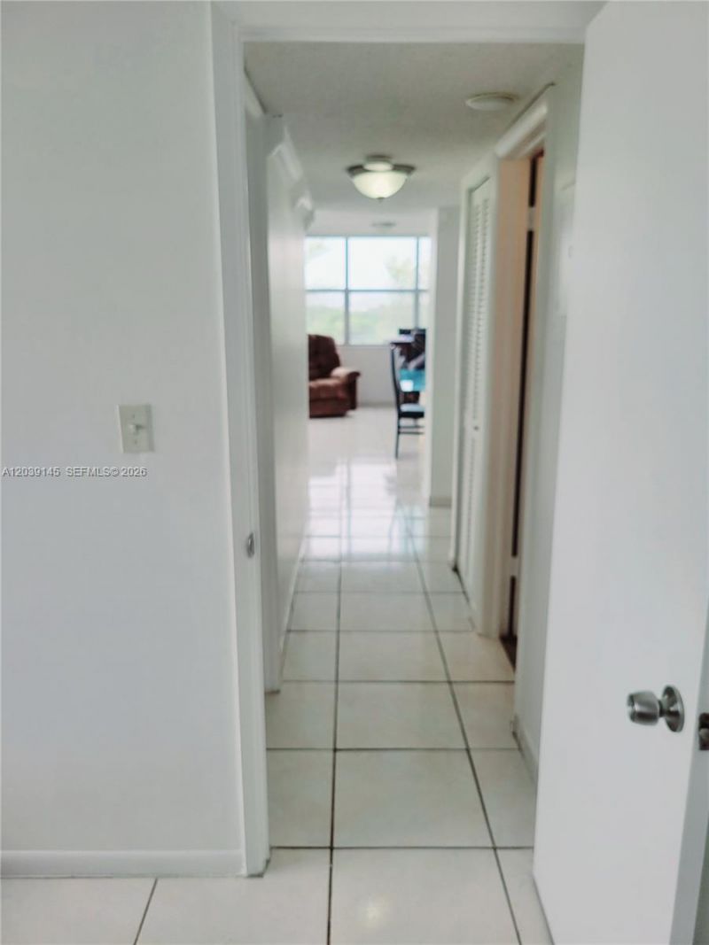 1300 NE Miami Gardens Dr, Unit 720E, Miami, FL 33179 Photo