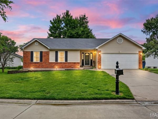 1201 Summerwood Drive, St Peters, MO 63376