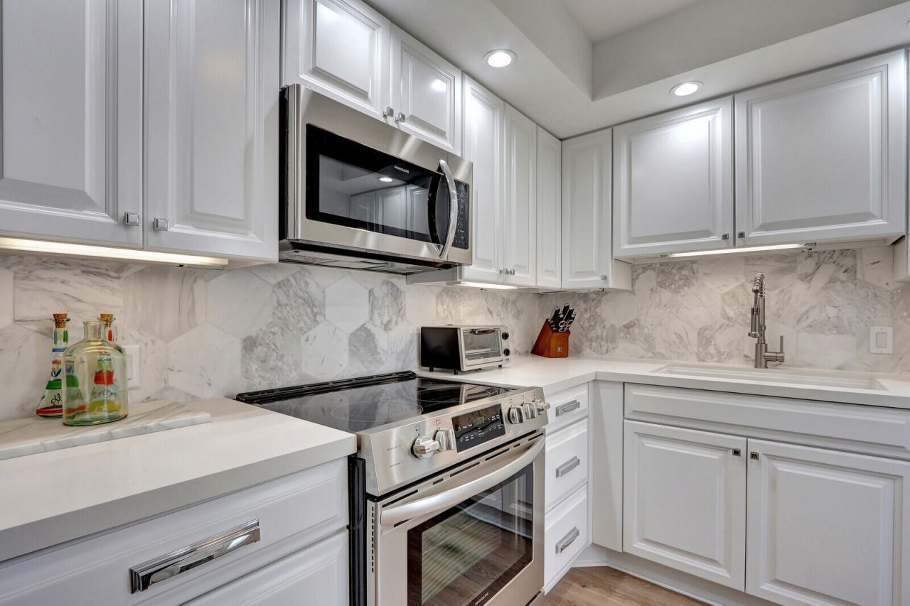 225 Beach Road, Unit 204, Tequesta, FL 33469 Photo