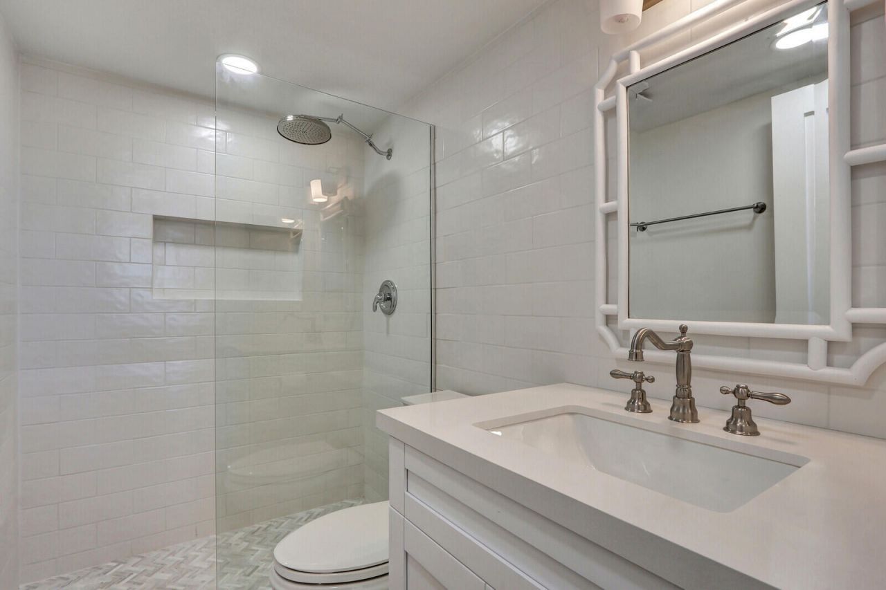 225 Beach Road, Unit 204, Tequesta, FL 33469 Photo