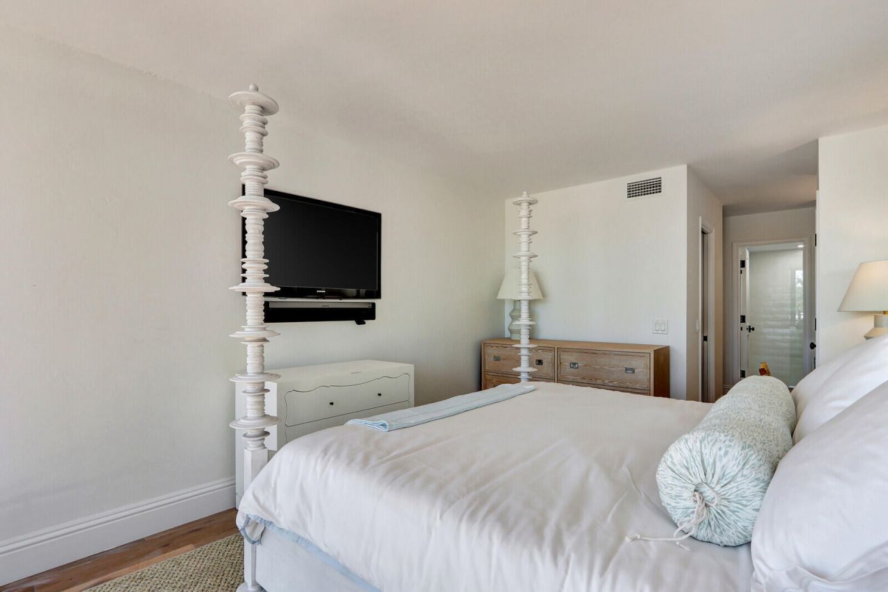 225 Beach Road, Unit 204, Tequesta, FL 33469 Photo