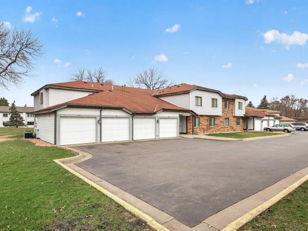 20 94th Circle NW, Unit 203NW, Coon Rapids, MN 55448