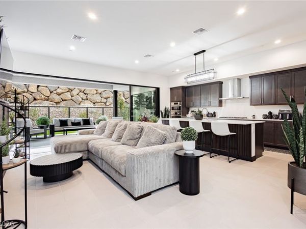 13 Promenade Isle Lane , Henderson, NV 89011