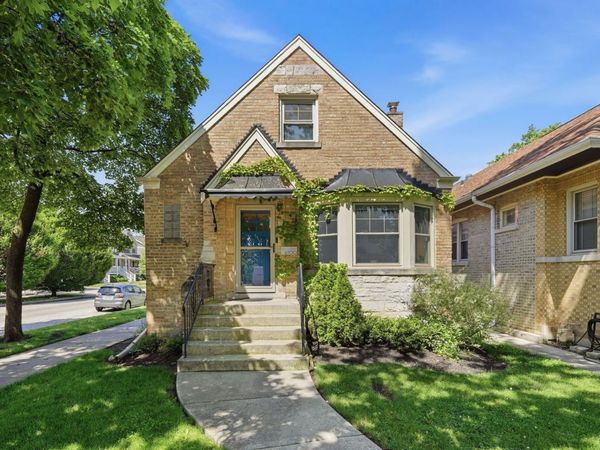 6700 N Odell Avenue, Chicago, IL 60631