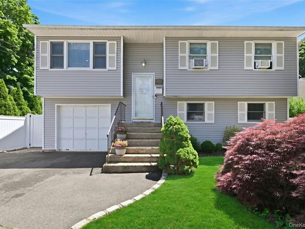 910 3rd Street , East Northport, NY 11731