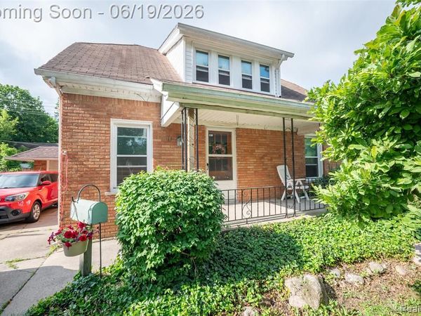 11 Leonore Street, Mt. Clemens, MI 48043