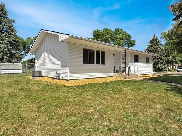 2403 18th Street S, Moorhead, MN 56560