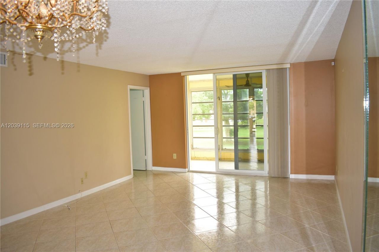 9300 Sunrise Lakes Blvd, Unit 208, Sunrise, FL 33322 Photo